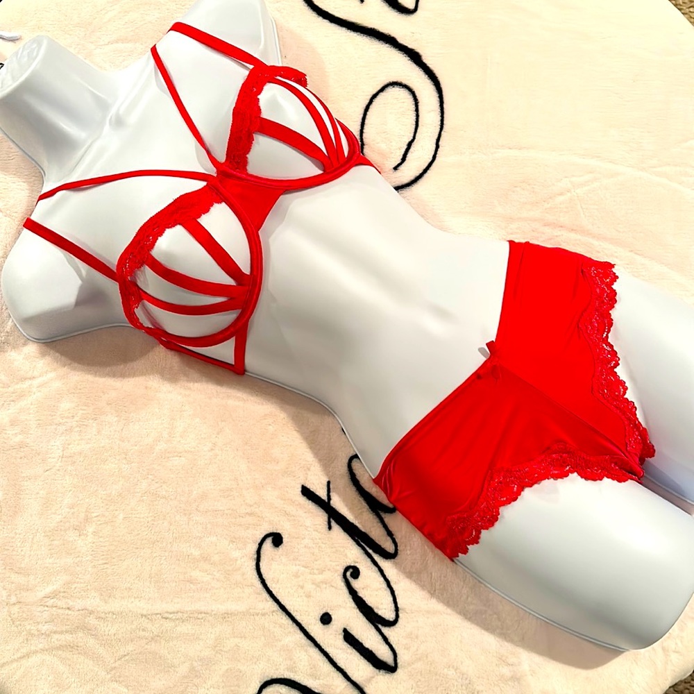 Victoria's Secret Red Open Cup Strappy Bra Red 34C matching panty